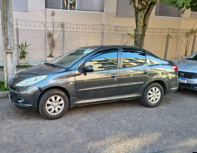 Peugeot 207 Sed. Passion XR Sport 1.4 Flex 8V 4P 2010
