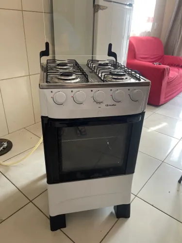Fogão acendedor automático praticamente novo