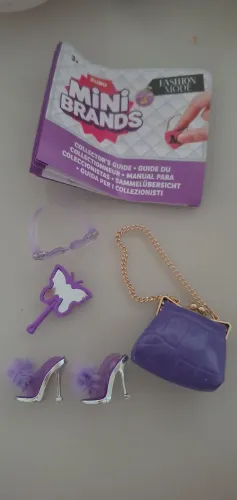 Vendo kit mini brands4 - leia o anúncio