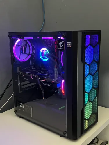 PC Gamer i9 9900K RX 66008GB