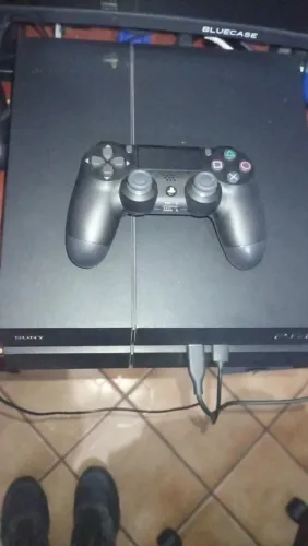 Vendo PS4 fat 500 gigas