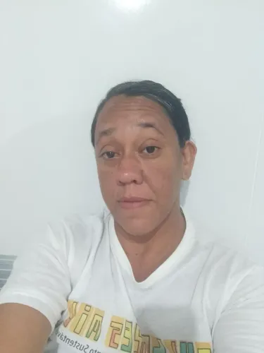 Cuidadora de idoso e acompanhate hospitalar.