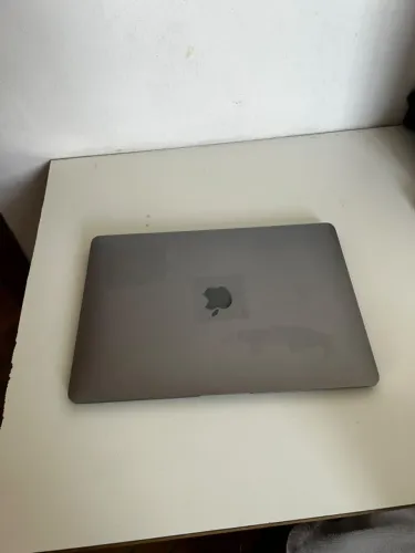 MacBook M1 8 GB