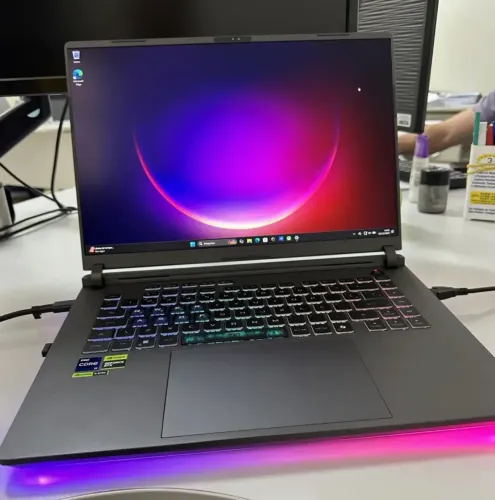 Rog Strix G16 I9 RTX 5060 32 GB de RAM