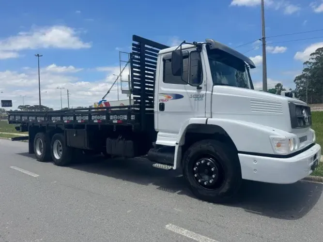 MB 1620 6x2 Grade baixa 2006