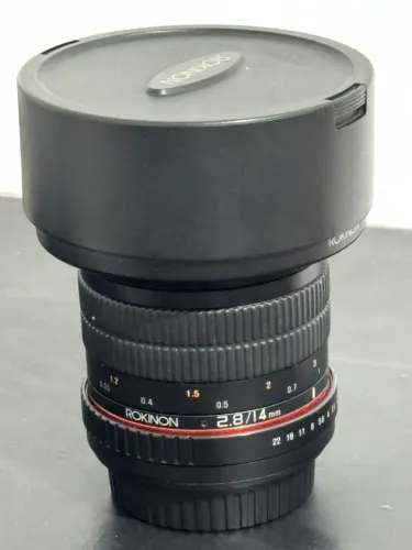 Lente Rokinon Canon 14mm 1: 2.8 As If Full frame.