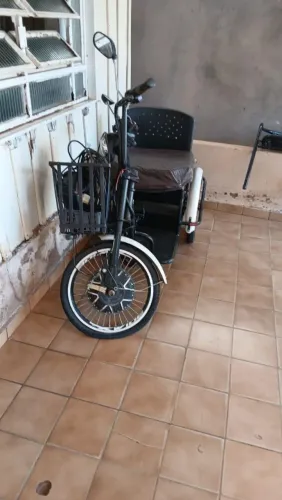 Triciclo elétrico