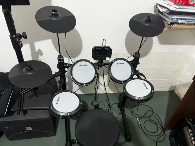 Bateria eletrônica nova