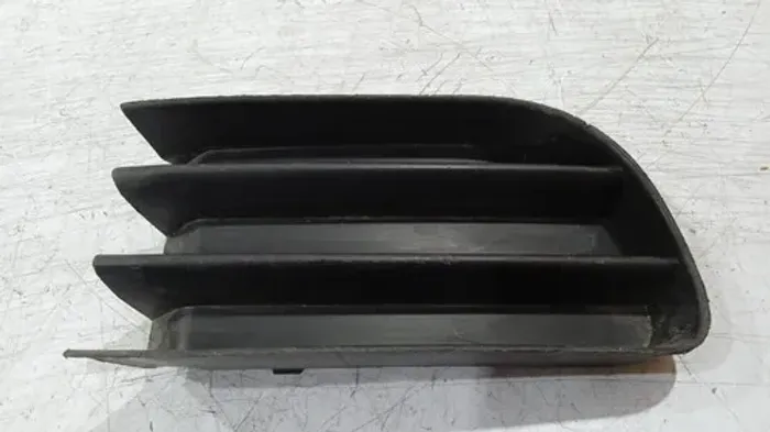 Grade Direita Parachoque Dianteiro Megane 2004 - 2013  Brilhante