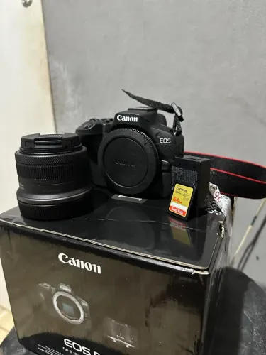 Canon R50