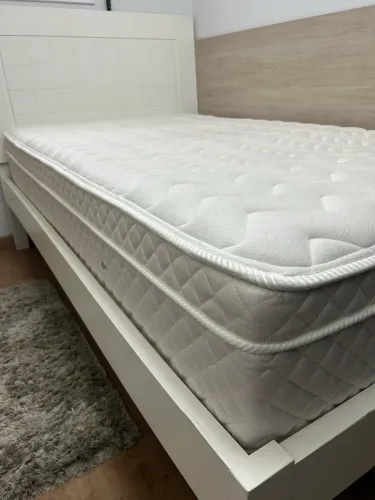 Conjunto de cama com colchão 1,88x1,08 branca