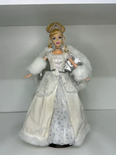 Boneca Barbie Cinderella Holliday 2004