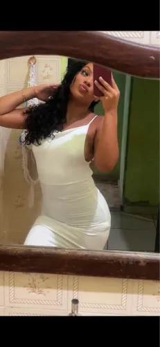 Vestido branco com abertura as costas