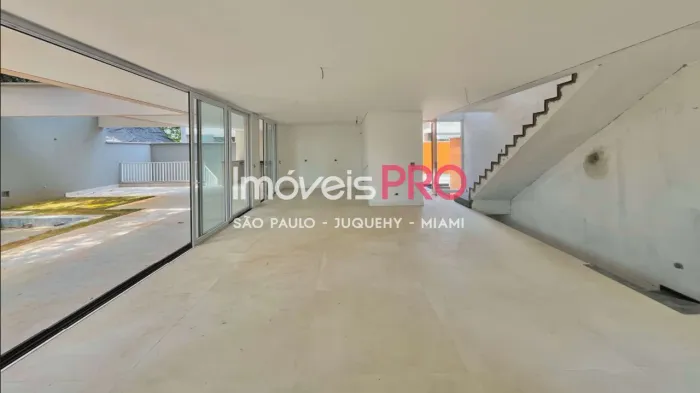 Casa em condomínio com 4 suítes