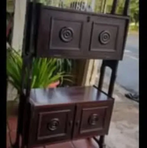 Estante de Embuia madeira maciça 