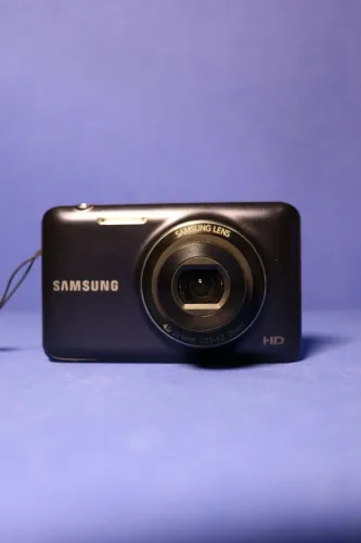Câmera digital Samsung ST71T 16.1 megapixels na caixa