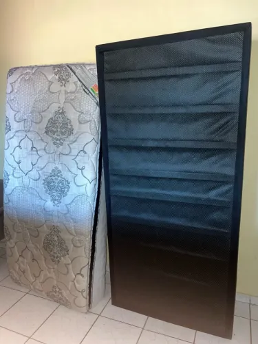 Vendo Colchão de solteiro + Base