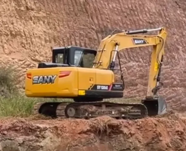 Escavadeira hidráulica Sany 135 2025