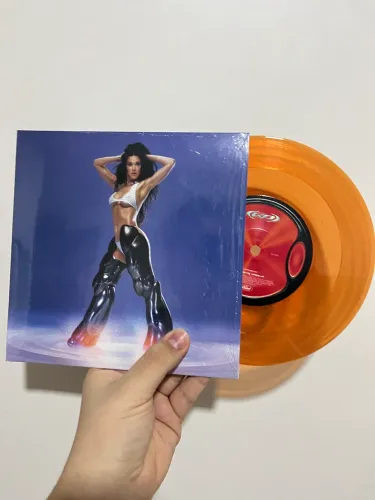 Katy perry - Kit woman?s world (cd+vinil single)