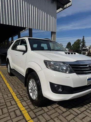 Toyota Hilux SW4 SRV D4-d 4X4 3.0 TDI Dies. AUT 2013