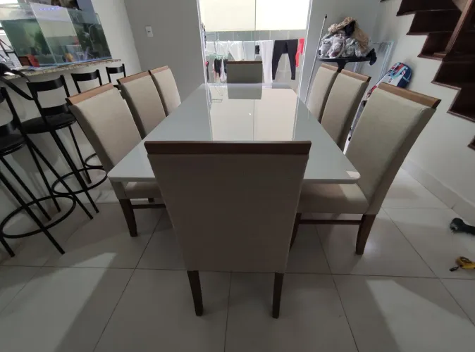 Mesa nova de madeira