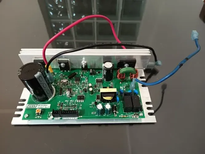 Placa de Controle Esteira ICON MC1618DLS ZC0547 110v