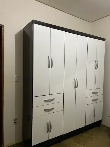 Guarda roupa 6 portas