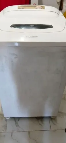 Máquina de lavar roupa 10 l Brastemp screen está funcionando