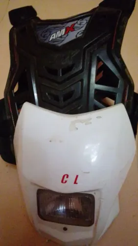 Vende-se farol de crf230
