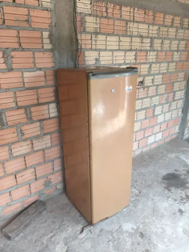 Geladeira funcionando perfeitamente usada