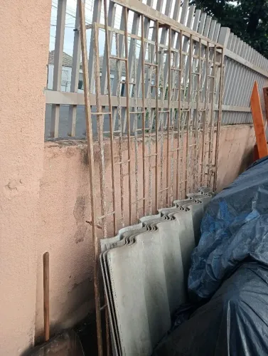 Vendo proteção de janela 140 por 180 as medidas w43/ *