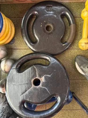 Anilha emborrachada usada 20kg - R$ 200