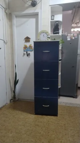 Armário com 04 gavetões bom estado iterói RJ retirar no local Bairro FonsecaACEITO OFERT
