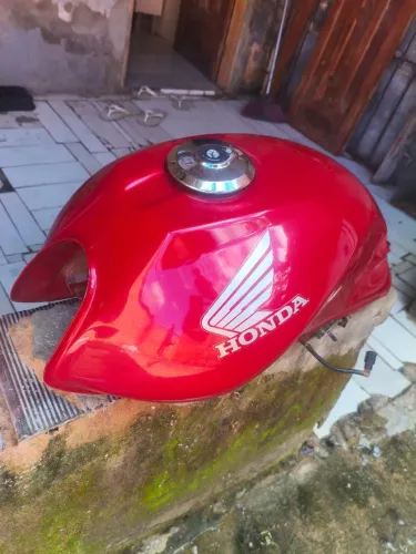 Vendo ou troco em peças de moto 