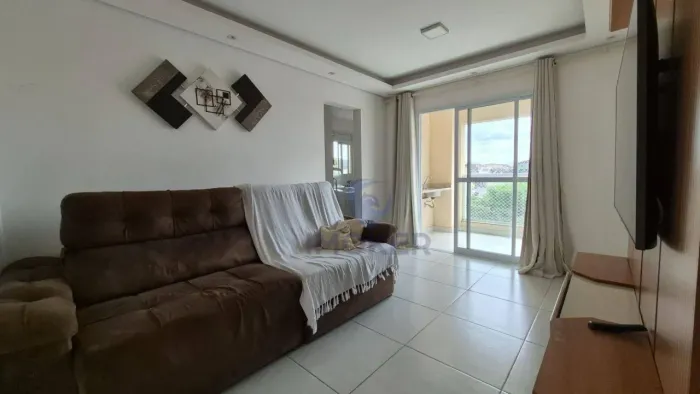 Apartamento no centro de Poá/SP; 2 quartos; varanda; 1 vaga; piscina; estação à pé