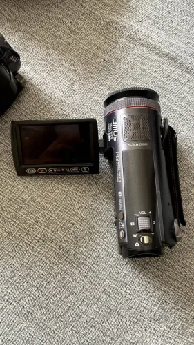 Filmadora Panasonic HDC-TM700
