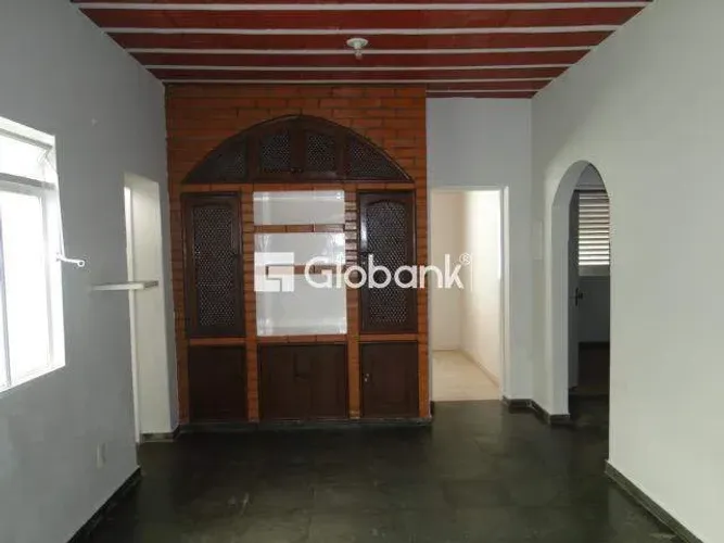 Casa 2 quartos à venda Centro 200m² Montes Claros MG