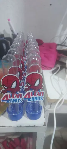 Tubetes brindes de aniversário