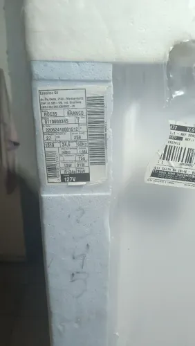 Vende-se uma geladeira Eletrolux
