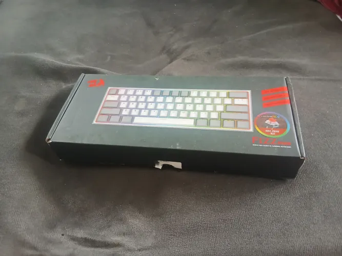 Teclado Gamer Redragon K617 Compacto Fizz Rgb Cinza E Branco