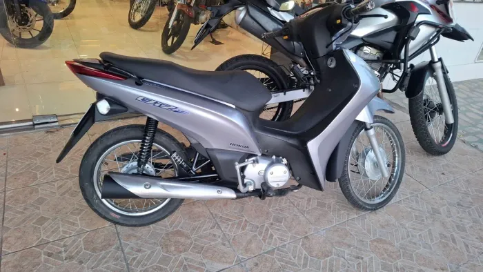 BIZ 125 ES  2015