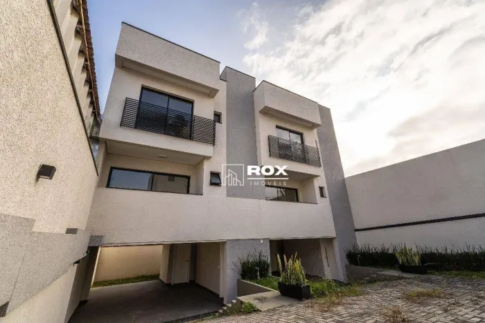 Sobrado com 3 quartos, sendo 1 suíte à venda, 153 m² por R$ 555.000 - Xaxim - Curitiba/PR