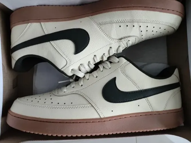 Nike Court Vision Low off white marrom