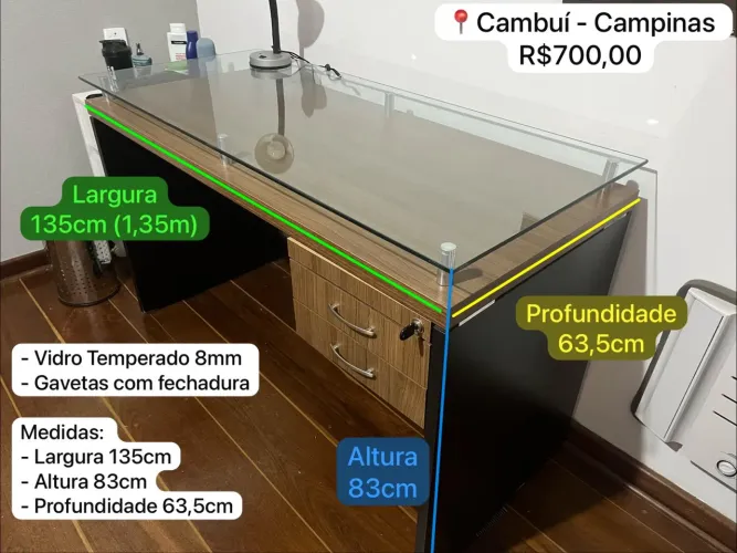 Mesa de escritório com tampo de vidro