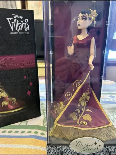 BONECA BARBIE GOTHEL DISNEY STORE  DESIGN COLLECTION  RAPUNZEL NOVA NA CAIXA  COM TAMPA