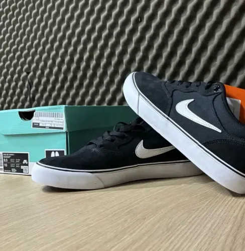 Vendo 2 pares de tênis