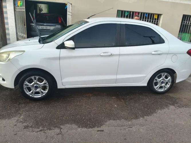 Ford KA+ Sedan 1.5 SEL 16V Flex 4P 2015