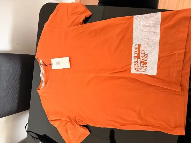 Camiseta laranja calvin Klein G