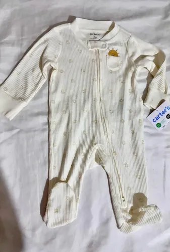 Macacão carter?s tamanho 3 meses