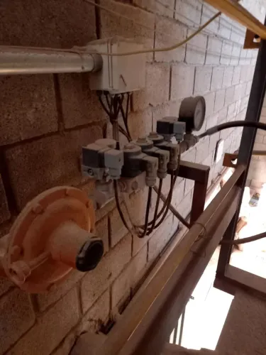 Forno vertical de expansão de vermiculita